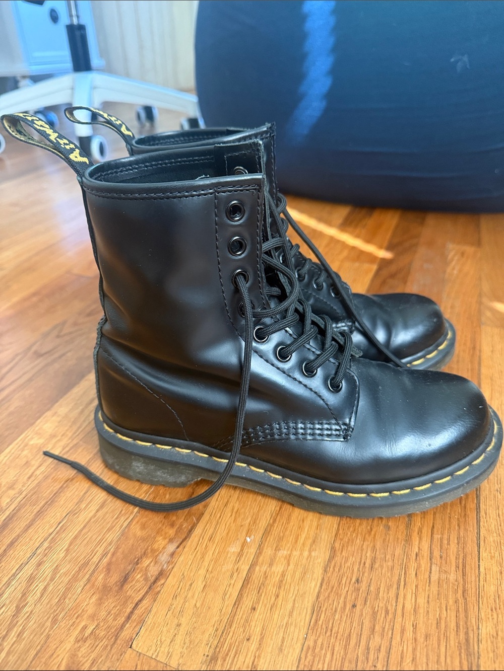 Doc Martens - Picture 3 of 6